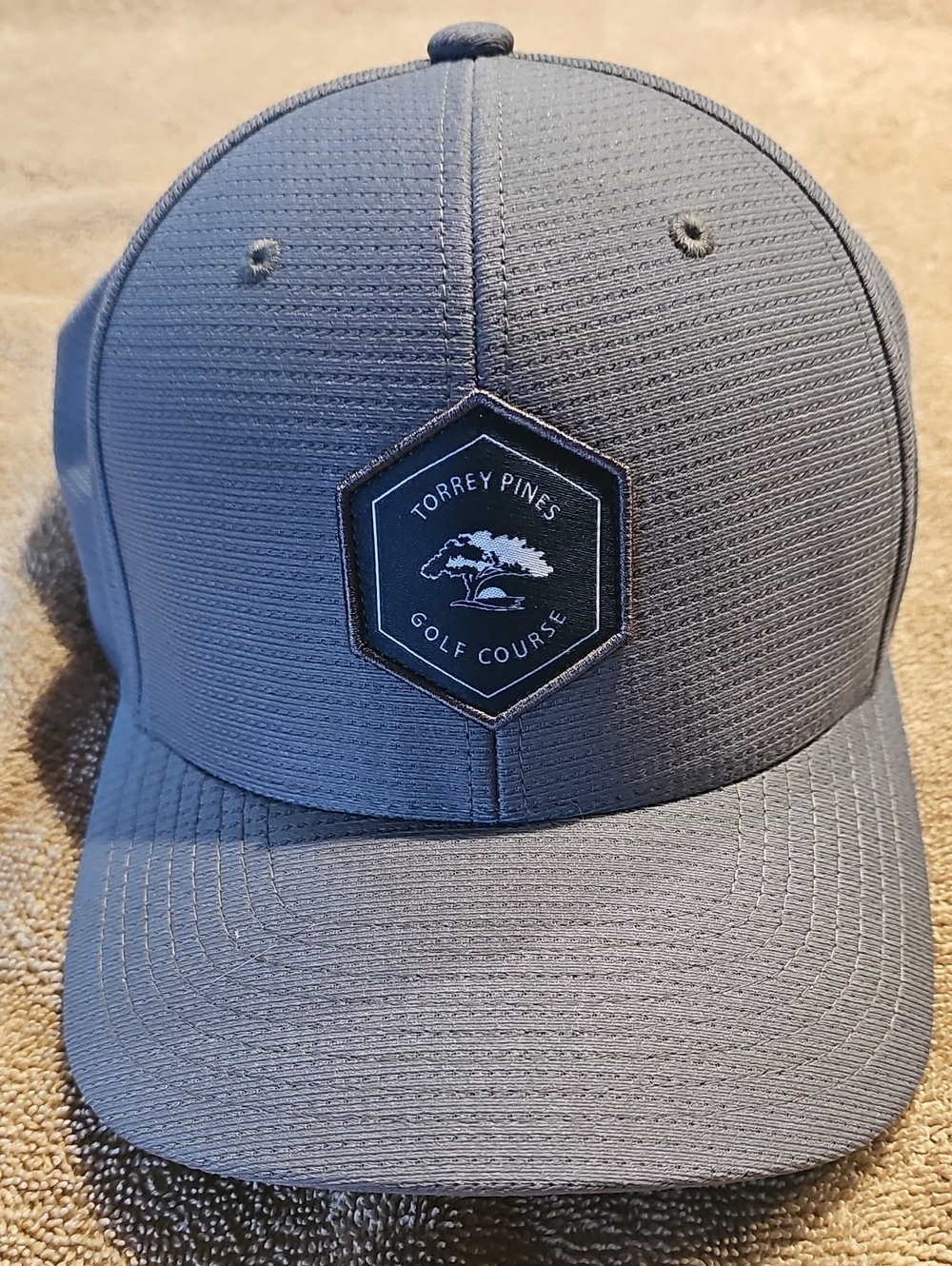 TravisMathew- Torrey Pines Golf Course Hex Logo Grey FkexFit L/XL Golf Hat